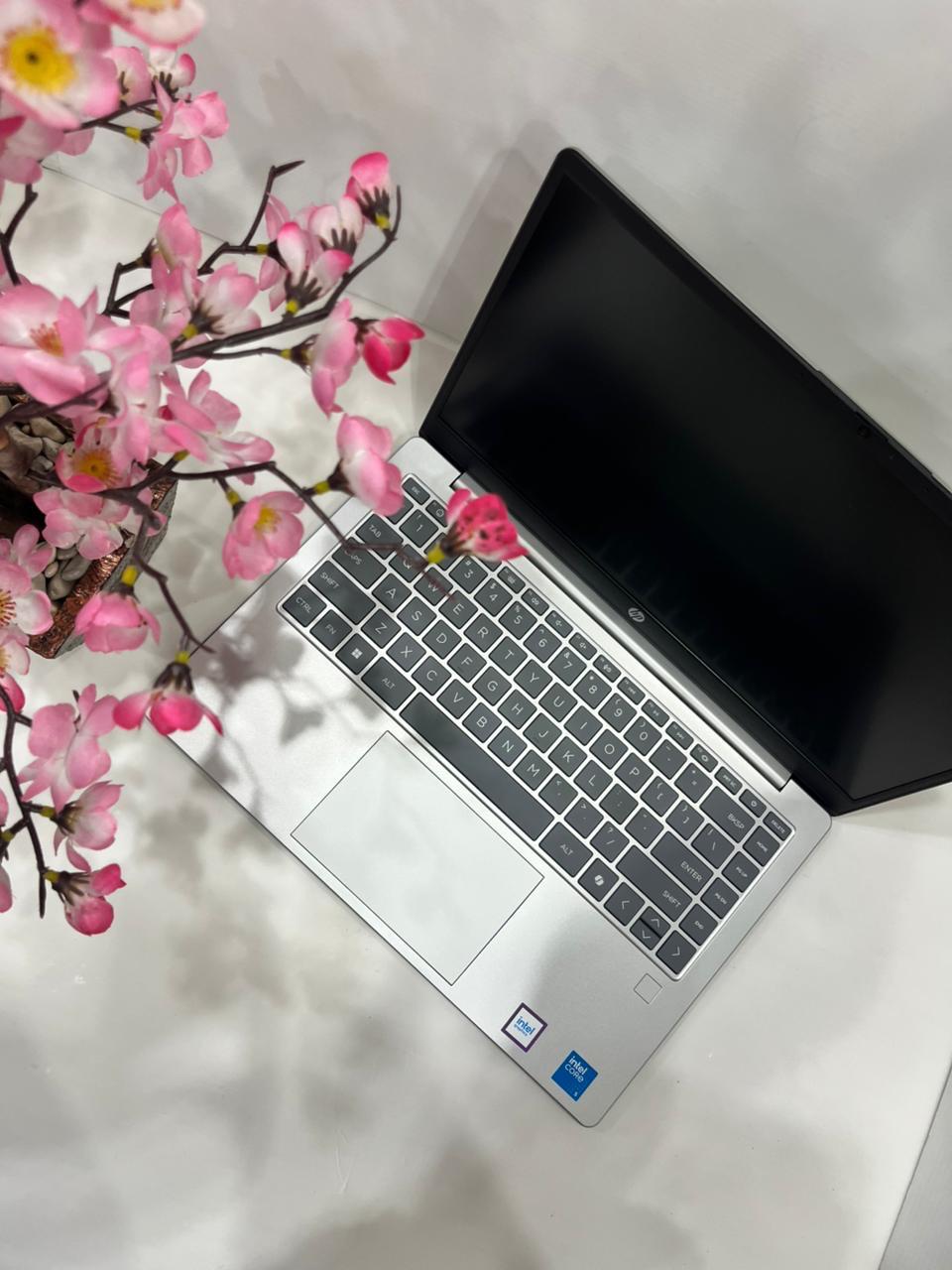 Laptop HP 14 EP1155TU