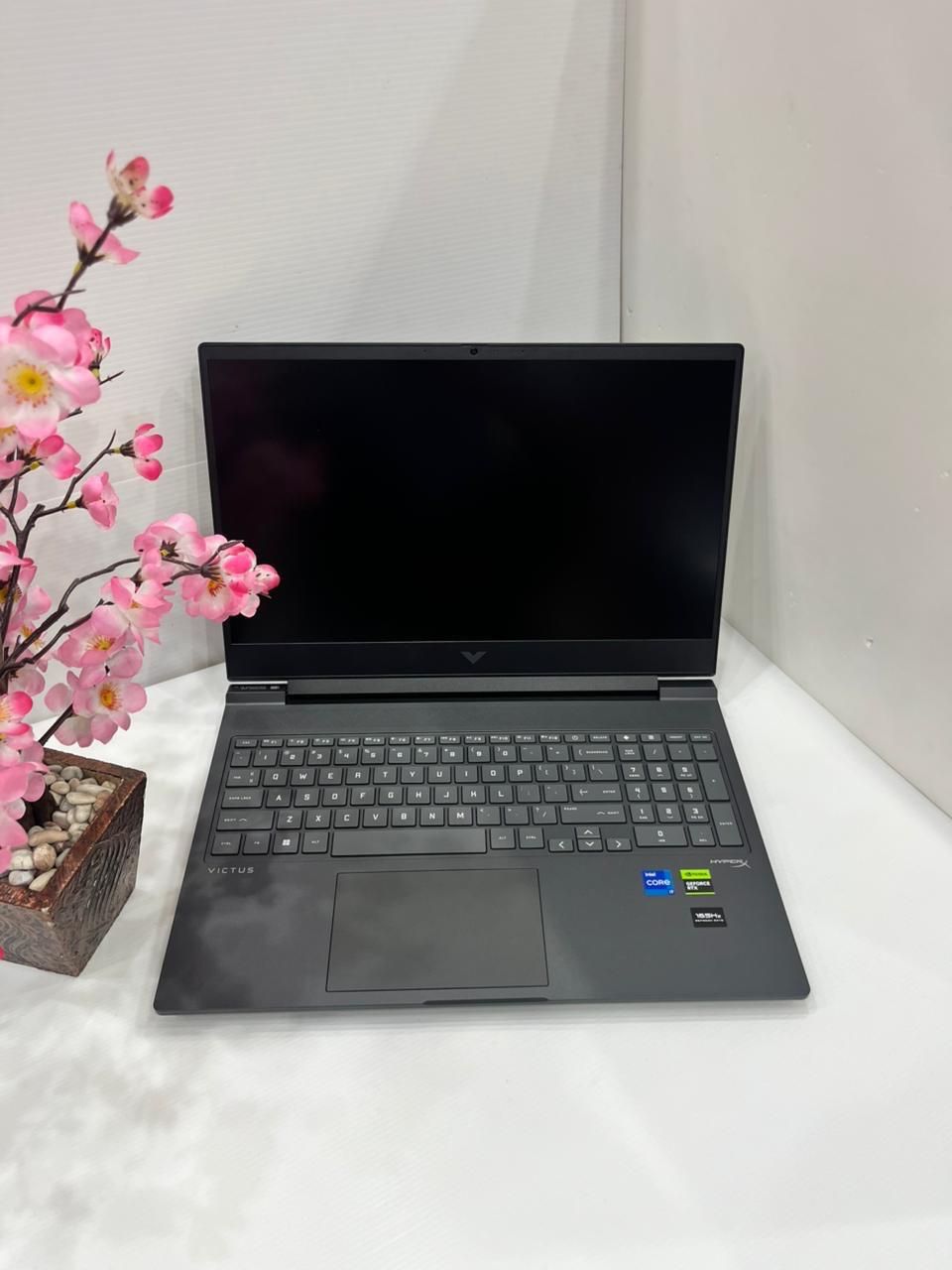 Laptop HP Victus 16 R1218TX